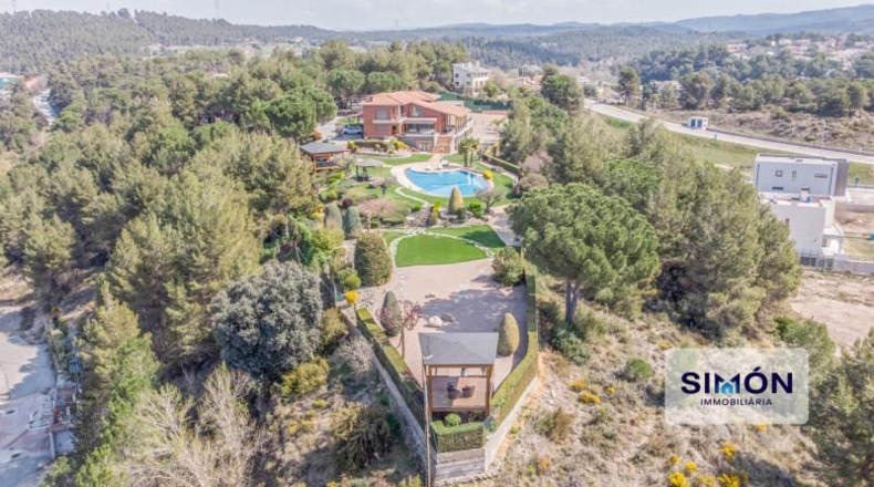 Barcelona - Sant Fruitós de Bages - 10000m2