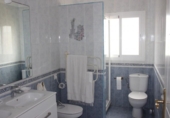 Отдельно стоящий дом с участком на продажу в городе Марбелья Фото