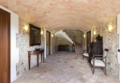 Загородный дом с участком на продажу в городе Santa Cristina d'Aro Фото
