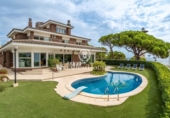 Chalet independiente con terreno en venta en la España, Torredembarra, ref: TR334096 foto