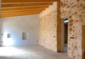 Дом с участком на продажу в городе Cala Santanyí Фото