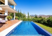 Chalet independiente con terreno en venta en la España, Ojén, ref: TR164299 foto