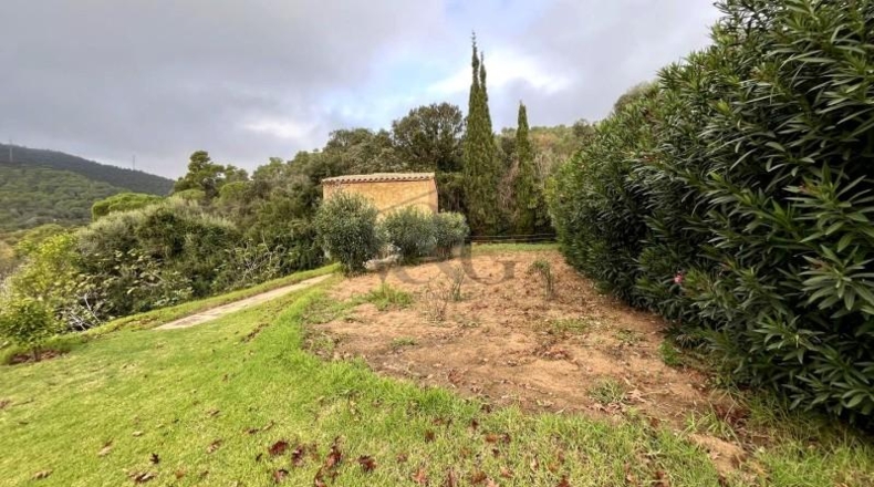 Gerona - Vall-llobrega - 10000m2