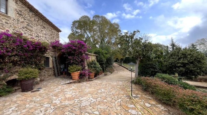 Gerona - Vall-llobrega - 10000m2