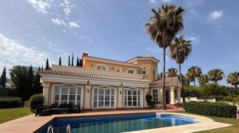 Málaga - Estepona - 2026m2