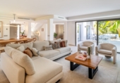 Casa de pueblo en venta en la España, Marbella, ref: TR290814 foto