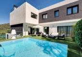 Chalet independiente con terreno en venta en la España, Barcelona, ref: TR164877 foto