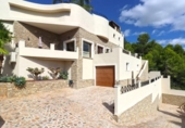 Xalet independent amb terreny en venda a la España, Calp, ref.: TR151494 foto