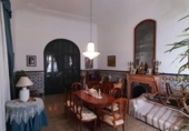Загородный дом с участком на продажу в городе Vilafranca del Penedès Фото