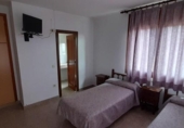 Chalet independiente con terreno en venta en la España, Vilafranca del Penedès, ref: TR160443 foto