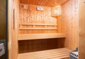 Chalet independiente con terreno en venta en la España, Málaga, ref: TR379072 foto