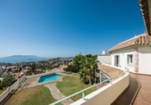 Chalet independiente con terreno en venta en la España, Málaga, ref: TR379072 foto