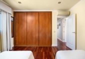 Chalet independiente con terreno en venta en la España, Málaga, ref: TR379072 foto