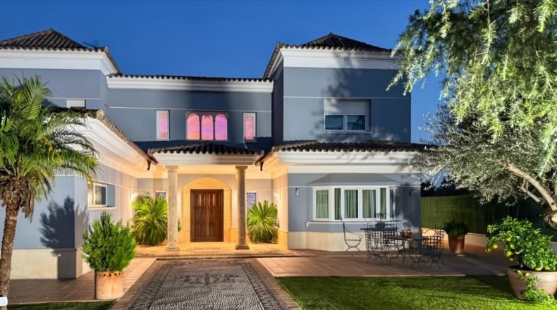 Sevilla - Gelves - 1800m2
