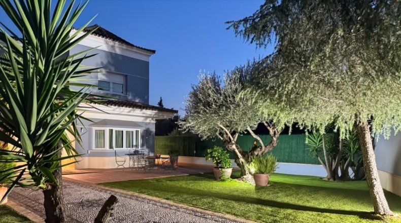 Sevilla - Gelves - 1800m2