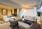 Casa de pueblo en venta en la España, Marbella, ref: TR287634 foto