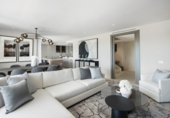 Casa de pueblo en venta en la España, Marbella, ref: TR287634 foto