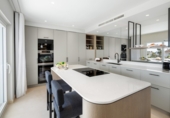 Casa de pueblo en venta en la España, Marbella, ref: TR287634 foto