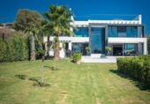 Xalet independent amb terreny en venda a la España, Estepona, ref.: TR154882 foto