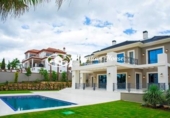 Xalet independent amb terreny en venda a la España, Marbella, ref.: TR143550 foto