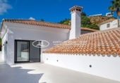 Xalet independent amb terreny en venda a la España, Estepona, ref.: TR152730 foto