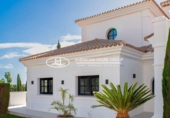 Xalet independent amb terreny en venda a la España, Estepona, ref.: TR152730 foto