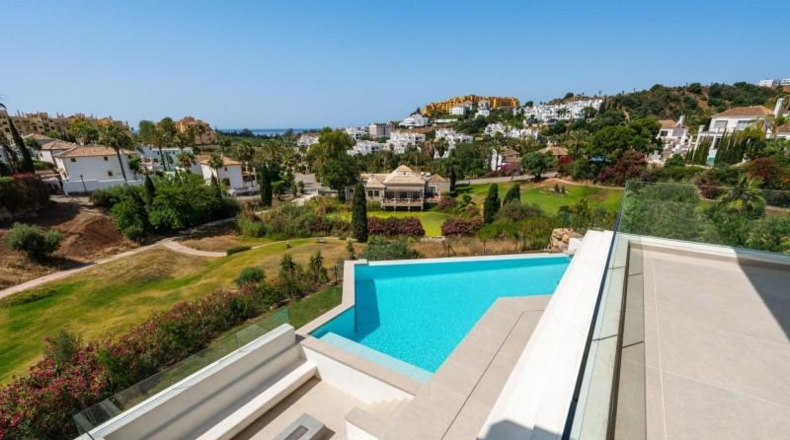 Málaga - Estepona - 1097m2