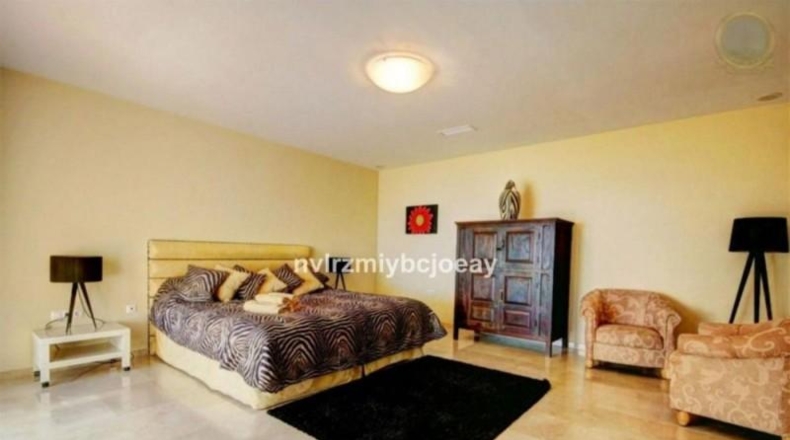 Малага - Benalmádena - 2780m2