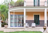 Загородный дом с участком на продажу в городе Барселона Фото