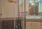 Отдельно стоящий дом с участком на продажу в городе Miranda de Ebro. Фото