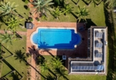 Отдельно стоящий дом с участком на продажу в городе Jávea Фото