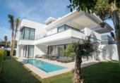 Casa de pueblo en venta en la España, Marbella, ref: TR292646 foto