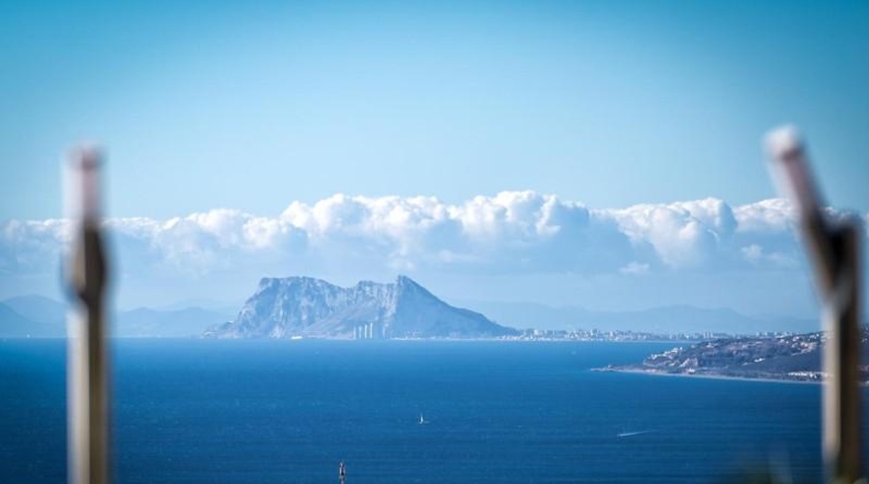 Málaga - Estepona - 15456m2