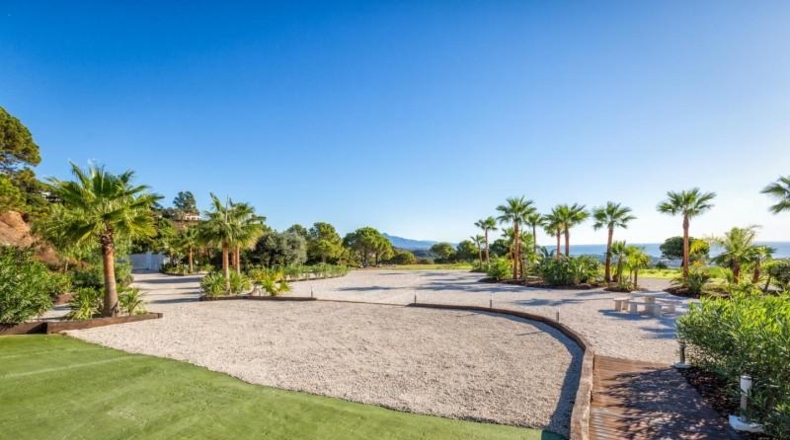 Málaga - Estepona - 15456m2
