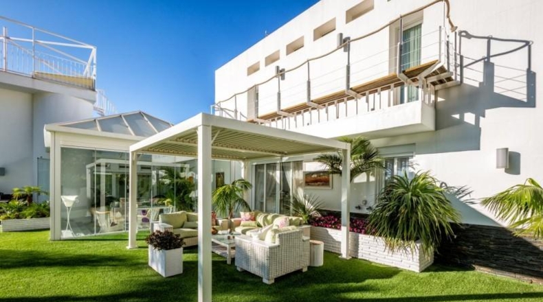 Málaga - Estepona - 15456m2