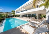 Xalet independent amb terreny en venda a la España, Marbella, ref.: TR152618 foto