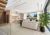 Xalet independent amb terreny en venda a la España, Marbella, ref.: TR151640 foto