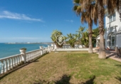 Дом с участком на продажу в городе Vilanova i la Geltrú Фото
