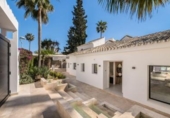Xalet independent amb terreny en venda a la España, Marbella, ref.: TR147847 foto