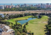 Chalet independiente con terreno en venta en la España, Alicante, ref: TR370372 foto