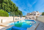 Chalet independiente con terreno en venta en la España, Alicante, ref: TR370372 foto