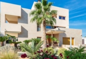 Chalet independiente con terreno en venta en la España, Alicante, ref: TR370372 foto