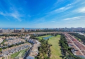 Chalet independiente con terreno en venta en la España, Alicante, ref: TR370372 foto