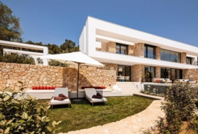 Santa Eulària des Riu 1500&nbsp;м²