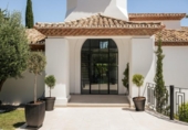 Detached villa with land for sale on España, Marbella, ref: TR343238 photo