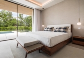 Chalet independiente con terreno en venta en la España, Benahavís, ref: TR357310 foto