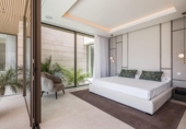 Chalet independiente con terreno en venta en la España, Benahavís, ref: TR357310 foto