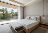 Chalet independiente con terreno en venta en la España, Benahavís, ref: TR357310 foto