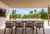 Chalet independiente con terreno en venta en la España, Benahavís, ref: TR357310 foto