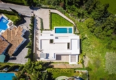 Chalet independiente con terreno en venta en la España, Benahavís, ref: TR357310 foto